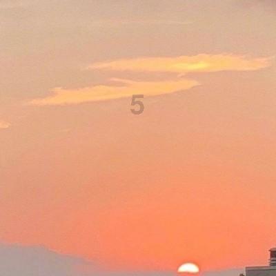 学龄前的孩子应该进行早期教育还是任其自然发展呢？游戏画面